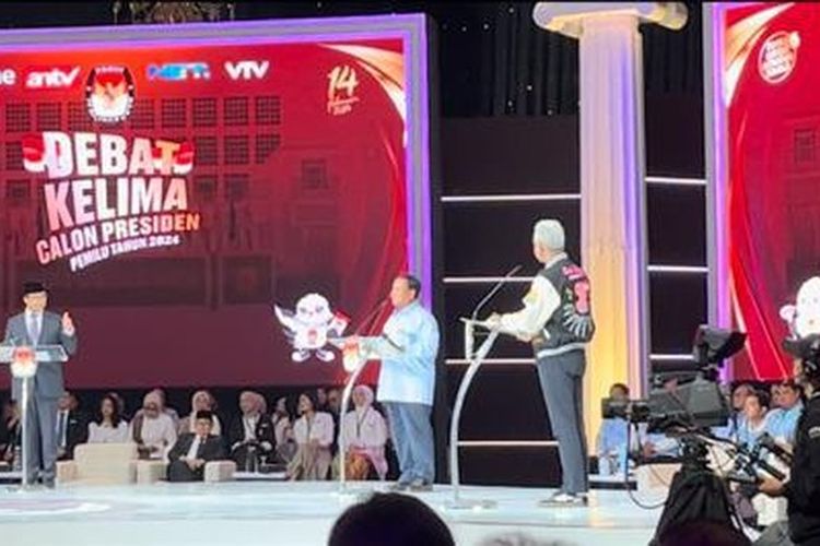 Debat Pilpres Kelima: Ganjar Minta Klarifikasi Prabowo Soal Internet Gratis dan Otak Lamban
