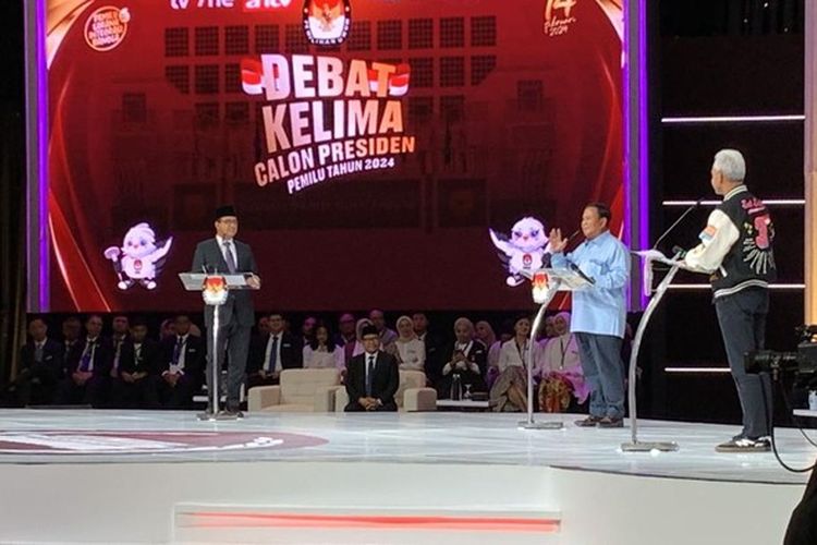 Prabowo Banyak Puji Anies dan Ganjar di Debat Kelima