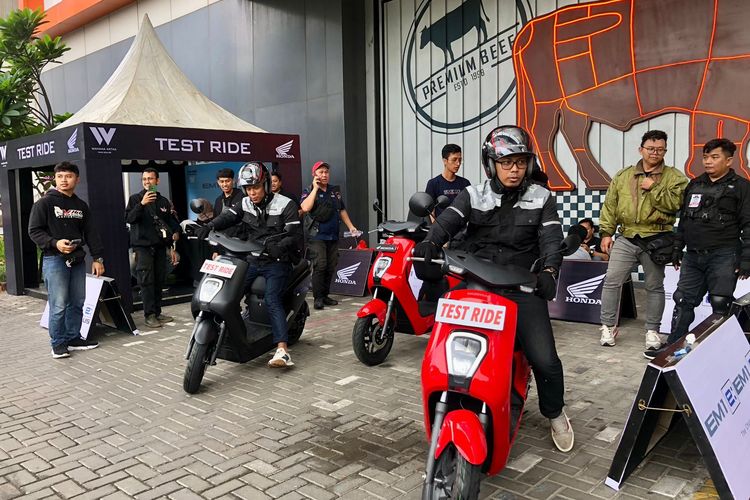 Cerita dari Anggota Klub Motor Test Ride Motor Listrik Honda: Lincah dan Ringan