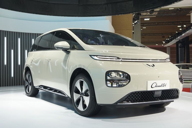  Kendaraan Listrik Medium Hatchback Wuling Cloud EV Hadir dengan Kenyamanan Terdepan