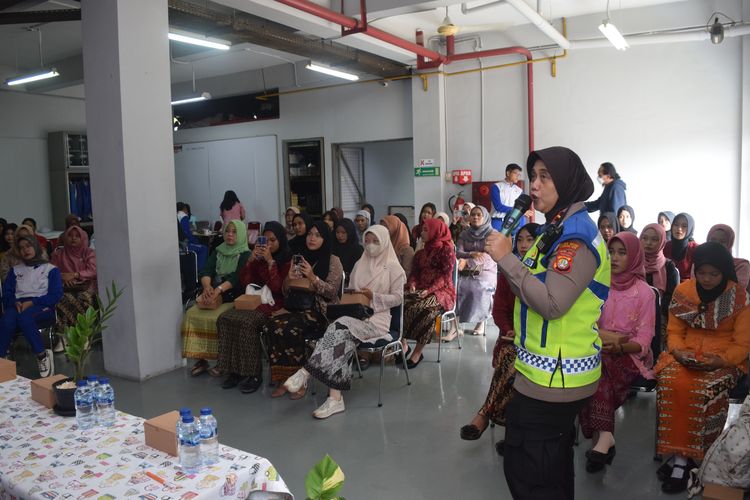 Wahana Makmur Sejati Siapkan Kartini Muda Generasi Pelopor Safety Riding