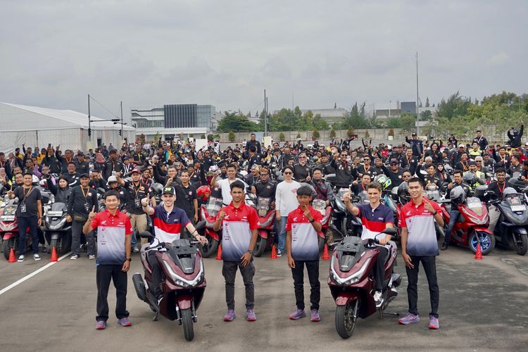 Pembalap MotoGP Joan Mir dan Luca Marini Sapa Langsung Ratusan Ratusan Bikers HPCI