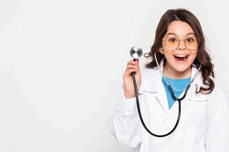 Peringati Hari Dokter Nasional 2023! Ini Tips Parenting Memperkenalkan Anak sejak kecil, Agar jadi Dokter