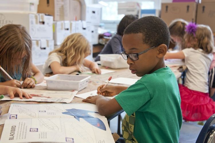 Parenting Tips: Apa Saja Pertimbangan Utama bagi Orang Tua Sebelum Memasukkan Anak ke Sekolah?