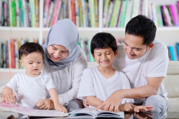 Membangun Fondasi Keluarga Bahagia: Praktik Parenting Efektif untuk Kesejahteraan Anak, Simak Penjelasannya!