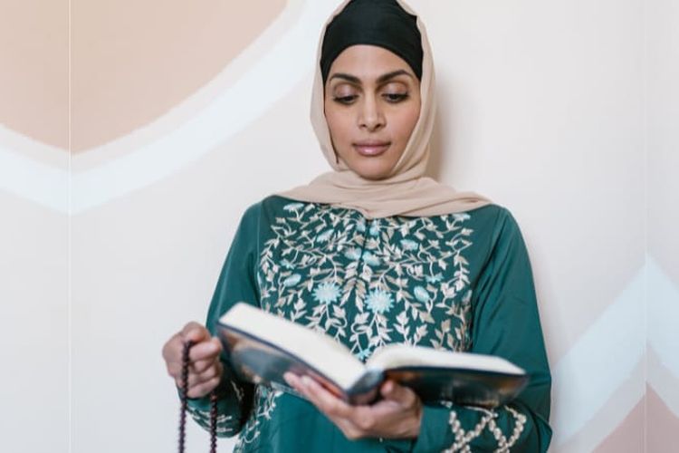 Ketentuan Ibadah bagi Muslimah Istihadhah, dari Penjelasan Rasulullah SAW dalam Hadits mengatakan bahwa...