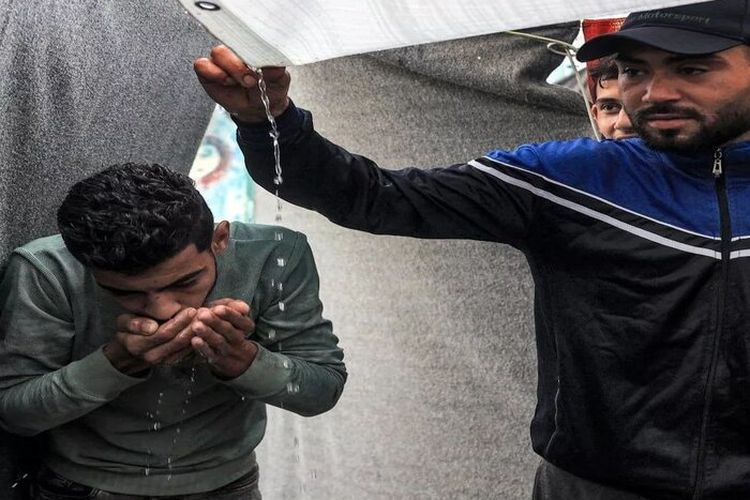 Miris! Tak Hanya Menyerang Palestina, Israel Juga Klaim Bahwa Air Hujan Miliknya, Bagaimana Pandangan Islam Mengenai Hal Ini?