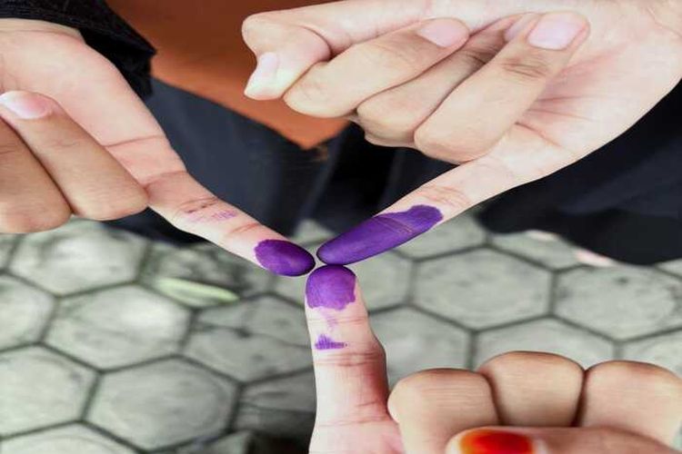 Apa Hukum Sholat Setelah Jari Kena Tinta Pemilu, Sah atau Tidak? Yuk Simak Penjelasan Selengkapnya di Sini!