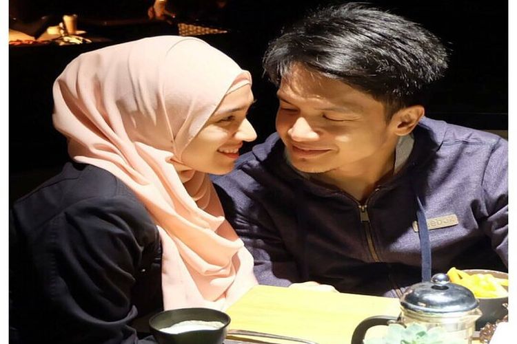 Menanti sang Buah Hati, Pasangan Artis Dimas Seto dan Dhini Aminarti Makin Harmonis, Yuk Intip Rahasianya!  