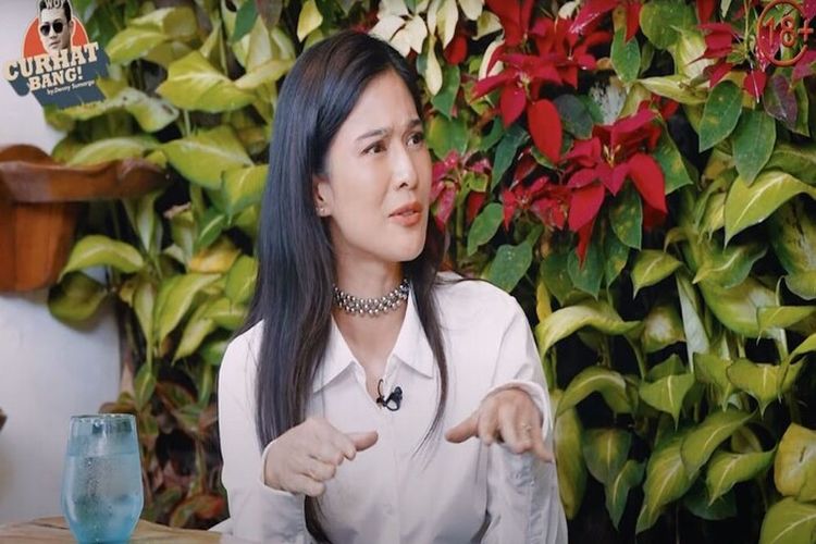 Perjalanan Mualaf Dian Sastro, Lahir di Keluarga Katolik, Baca Buku Filsafat hingga Belajar Agama Lain, sampai Akhirnya Khatam Al Quran Sebelum Nikah