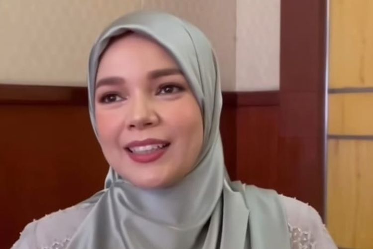 Quotes of the Day dari Dewi Sandra terkait Lailatul Qadar; Ini Alasan Kamu Harus Semangat di 10 Hari Terakhir Ramadhan