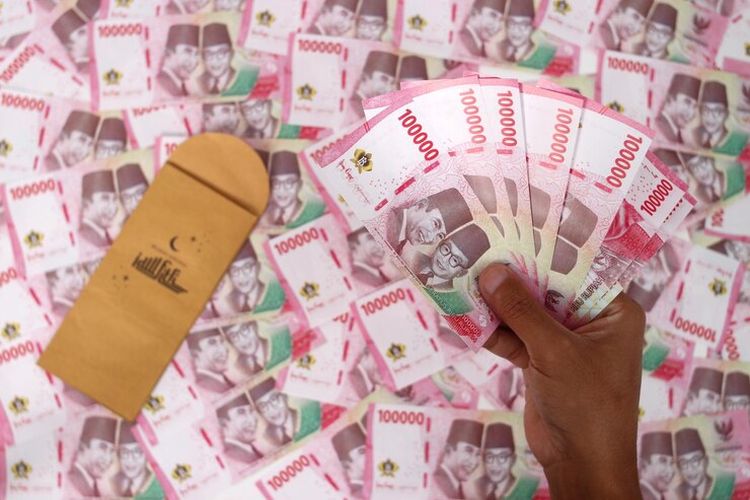 4 Hukum Meminta THR dengan Memaksa karena Mengikuti Tradisi yang Turun Temurun Berdasarkan Perspektif Islam