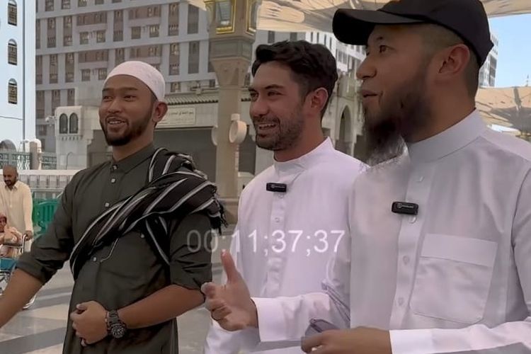 Reza Rahadian Masuk Islam! Ternyata Bukan Hanya Karena Keinginannya Sendiri, Melainkan Karena...