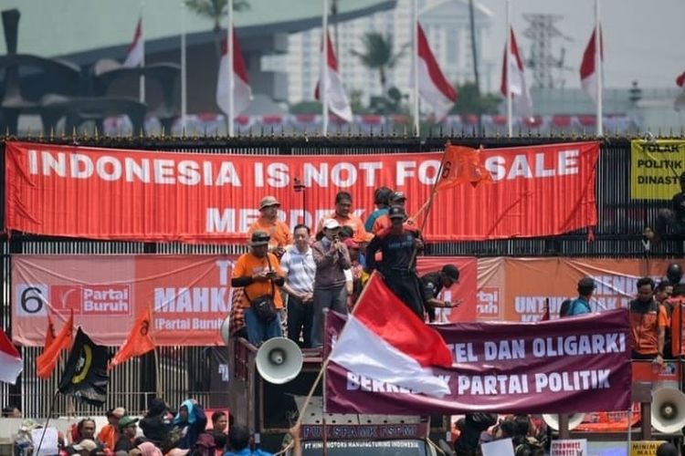 Sisi Lain Demo Mahasiswa Di Depan Gedung DPR RI, Pedagang Kecil Ikut Andil: Cuma Rakyat Yang Bisa