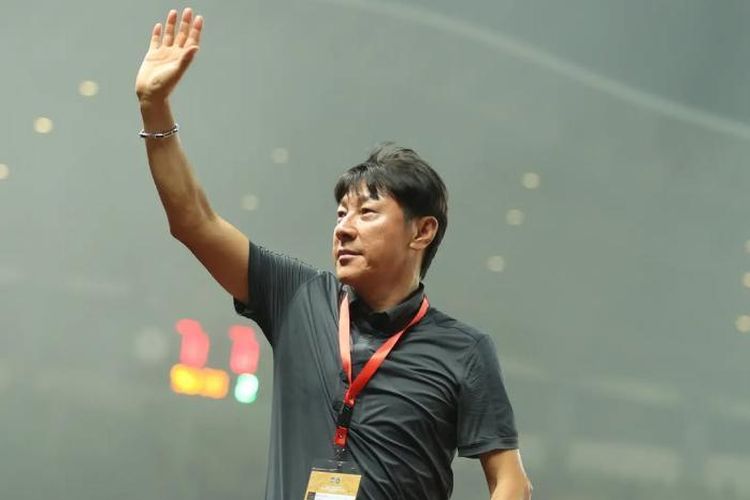 Dibela Korsel hingga Disindir Malaysia, Begini Nyinyir Media Asing Soal Keputusan PSSI Pecat Shin Tae-yong!
