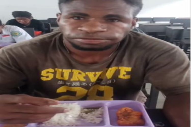 Video Mengharukan: Warga Papua Pegunungan Merasakan Program Makan Bergizi Gratis, Warganet Bersyukur