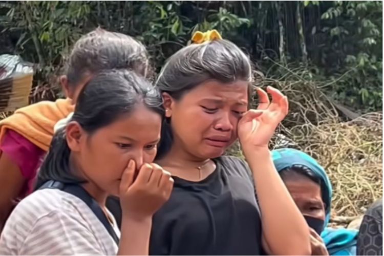 Akhir Pencarian 15 Hari: Wanita di Tapanuli Tengah Akhirnya Temukan Jasad Orang Tua di Bawah Material Longsor