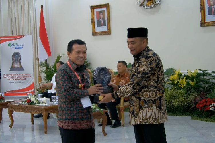 Lindungi Puluhan Ribu Masyarakat Miskin Ekstrem, Al Haris Pernah Terima Penghargaan Nasional dari Wapres RI