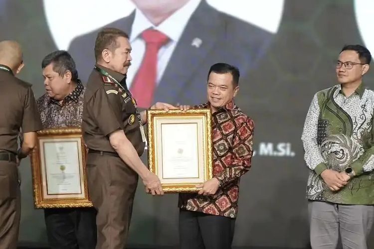 Kepala Daerah Peduli Terhadap Kejaksaan, Al Haris Pernah Terima Penghargaan dari Kejagung RI