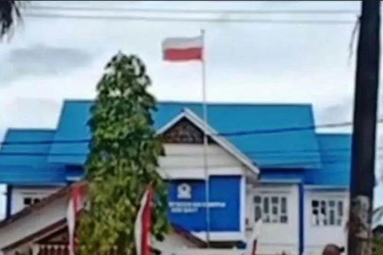 Kasus Bendera Merah Putih Terbalik Di Aceh Barat, Kepala Perpustakaan ...