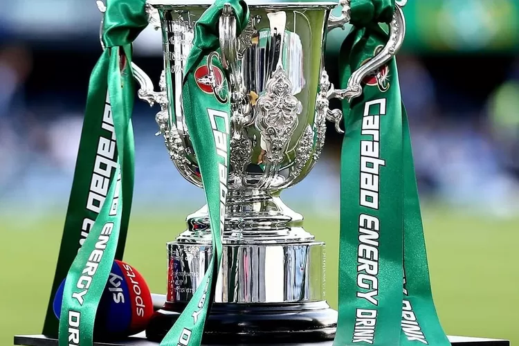 Piala EFL cup  (Instagram @thecarabaocup)