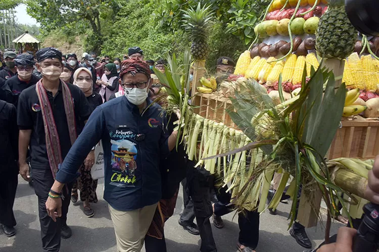 Masuk 50 Besar ADWI 2021, Desa Wisata Cikakak Diharapkan Naik Kelas ...