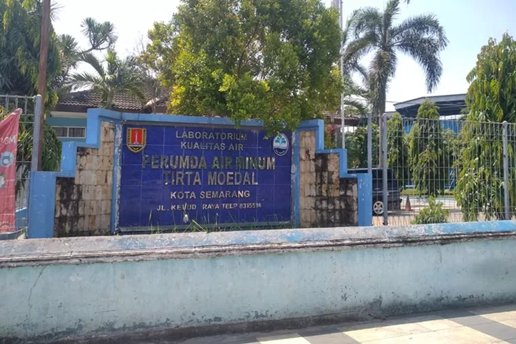 PDAM Semarang  (Ayosemarang.com/ Audrian Firhannusa)