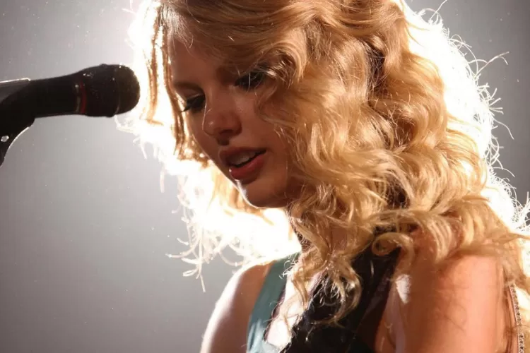 Biodata Dan Profil Taylor Swift Lengkap Dengan Umur Agama Pacar Instagram Hingga Tour