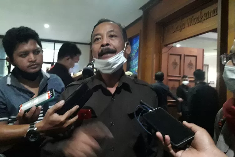 Anggota Fraksi Hanura, Hambali, mendesak Pemkab Tulungagung menambah tunjangan bagi GTT. (Firmanto Imansyah/AGTV News)