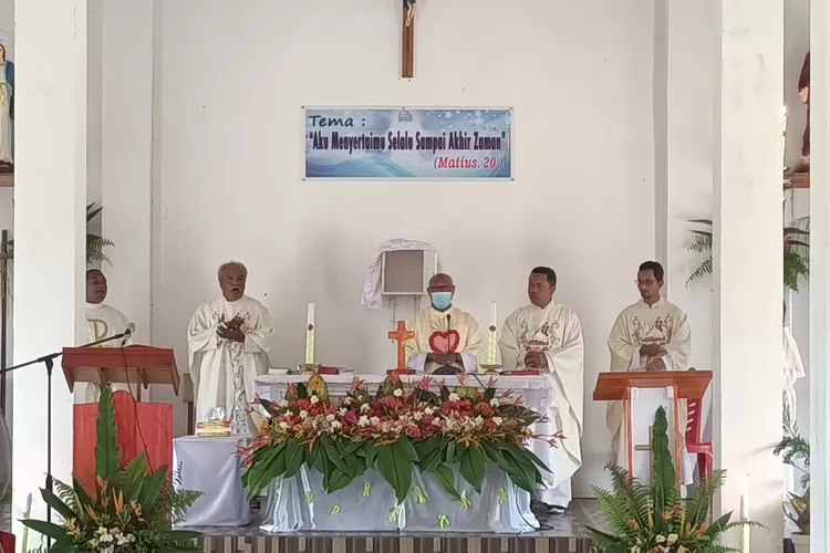 Gereja Katolik St Yohanes Pembabtis Stasi Ampera Paroki Hati Kudus ...