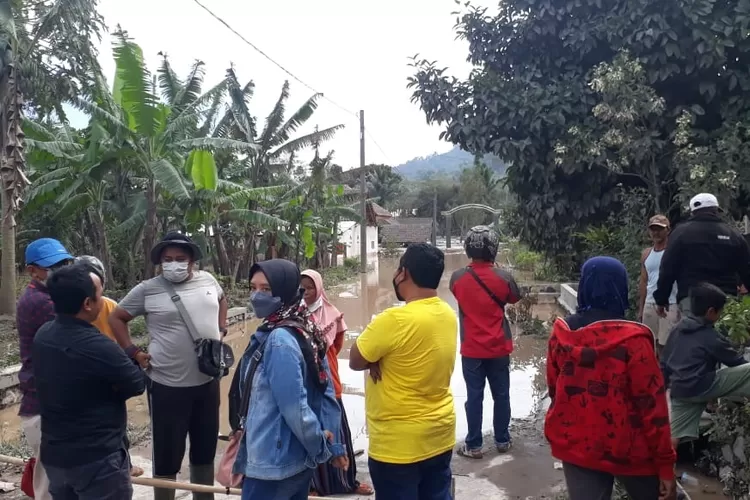 ITB Wiga Lumajang Saat Kunjungi Lokasi Bencana Semeru (Facebook/@Itb Wiga Lumajang)