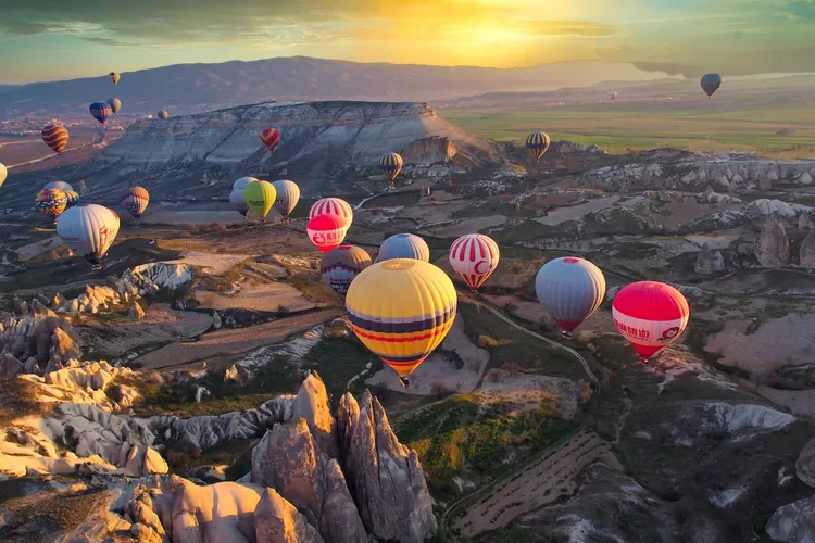 Cappadocia Itu di Mana? Inilah Destinasi Wisata Impian Kinan Layangan Putus Karya Mommy ASF (pixabay.com)