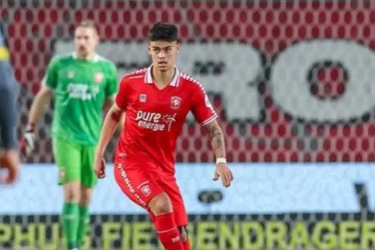 Mengenal Mees Hilgers, Calon Pemain Timnas Indonesia Dari FC Twente ...