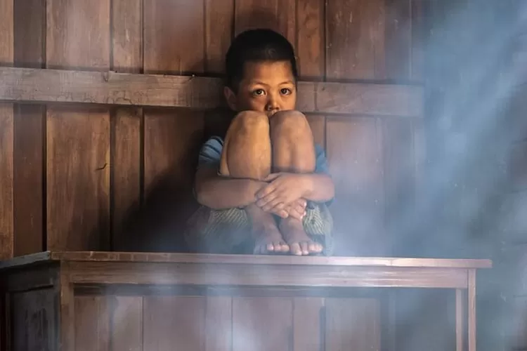 Ilustrasi penelantaran anak. (Pixabay/sippakorn)