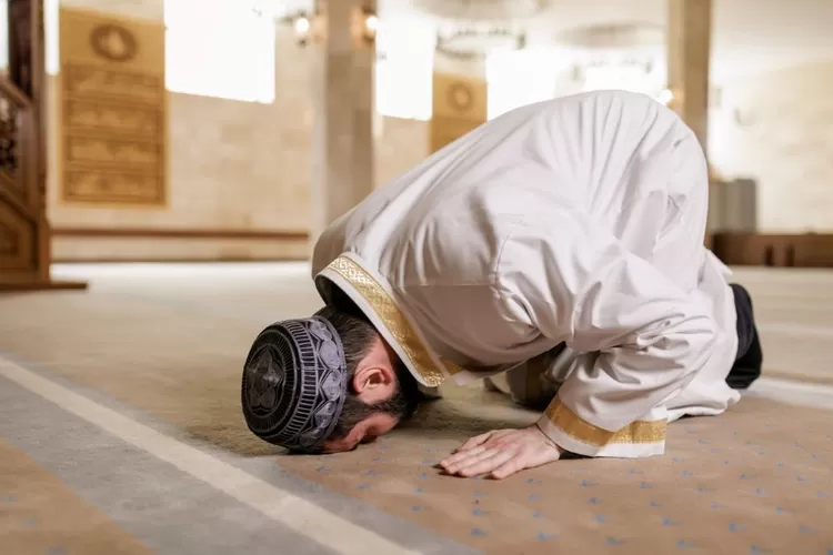 4 Keutamaan Salat Qabliyah Subuh atau Salat Fajar Lengkap dengan Bacaan