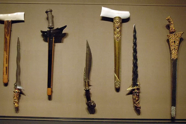 Aneka ragam keris senjata khas masyarakat Jawa (Wikimedia)