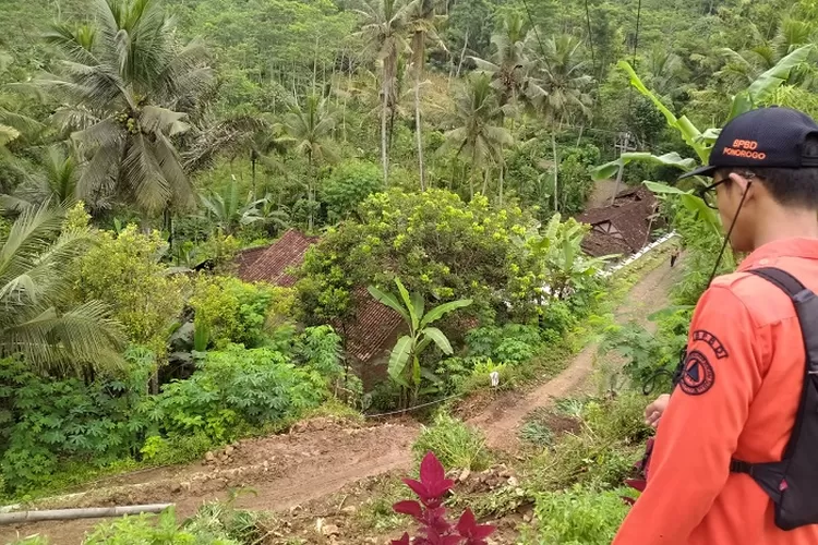 15 Rumah Terendam Dan 2 Rumah Roboh Akibat Banjir Dan Longsor Di ...