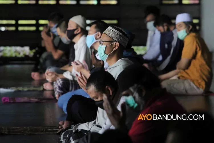 Bacaan Sholawat Munjiyat Arab, Latin, Dan Artinya Serta Manfaatnya ...