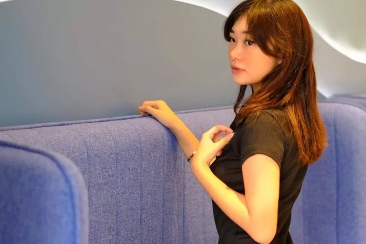 Livy Renata (IG @livyrenata)