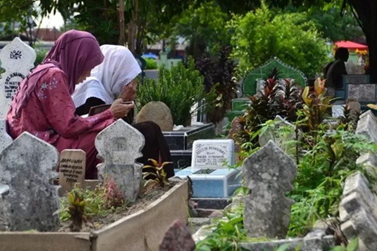 Apakah Boleh Perempuan Ziarah Kubur Dalam Keadaah Haid Ini Penjelasan Hukum Islamnya Ayo Semarang