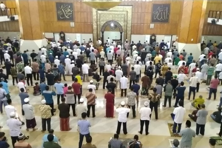 Niat Sholat Tarawih Untuk Imam Dan Makmum Serta Sholat Sendiri Arab