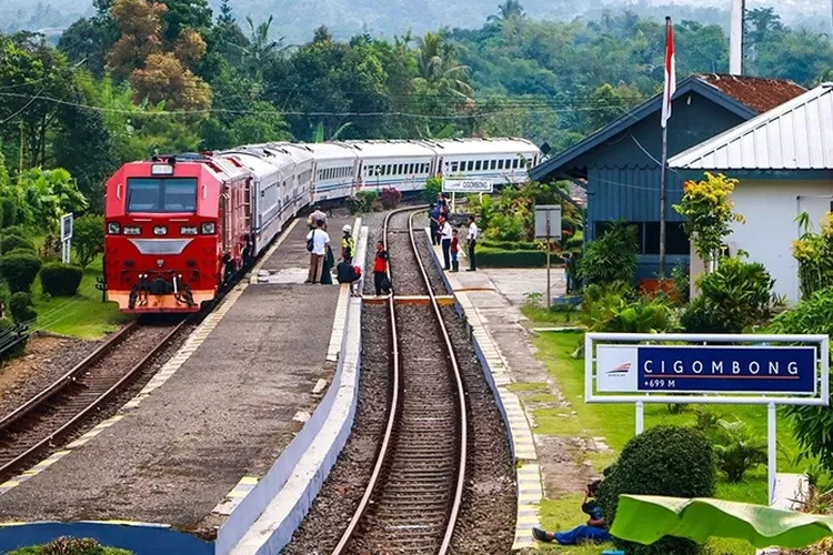 Mulai 10 April 2022, Kereta Api Pangrango Bogor-Sukabumi Kembali ...