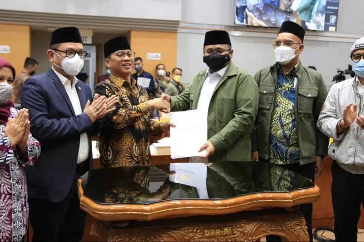 Dok! Pemerintah Dan DPR Tetapkan Biaya Perjalanan Ibadah Haji 2022 ...