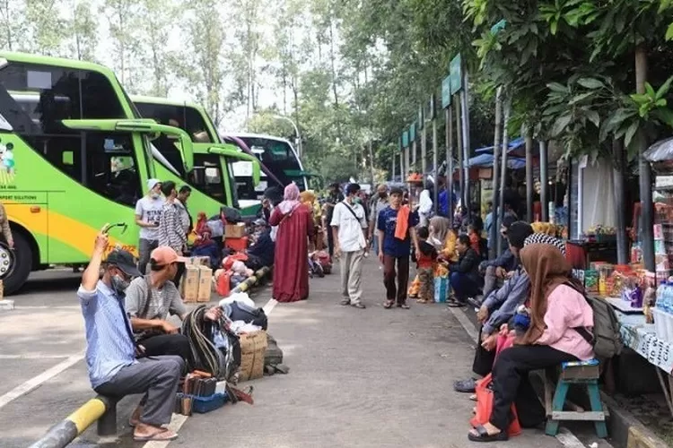 Penumpang bus di Terminal Poris Plawad, Kota Tangerang, terus meningkat di masa mudik ini.  (tangerangkota.go.id)