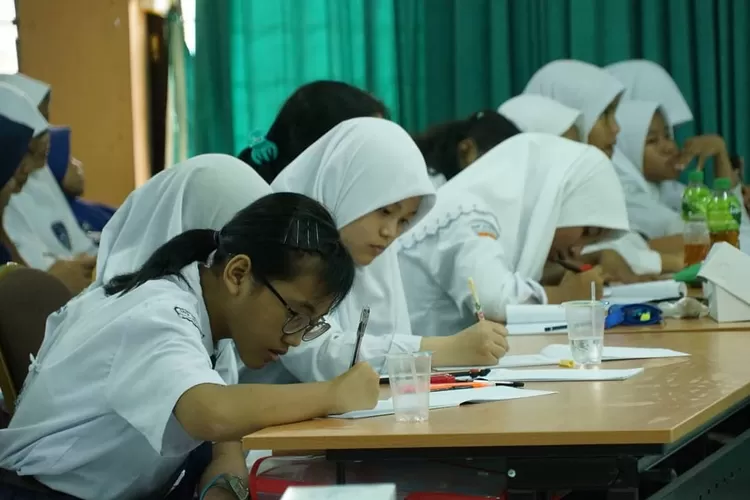 Jadwal Lengkap Pelaksanaan PPDB Online 2022 Jenjang SMA Provinsi DKI Jakarta. (Instagram @dispendiksby)