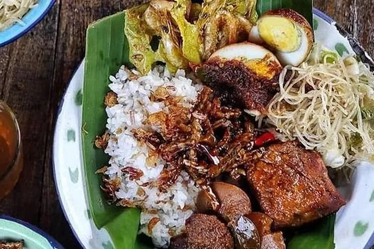 5 Rekomendasi Tempat Wisata Kuliner Malam Nasi Uduk Terkenal Di Jakarta ...