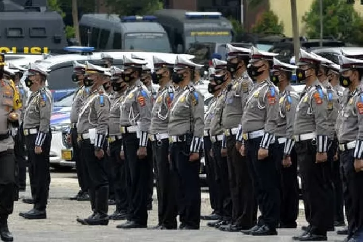 Penjelasan Lengkap Tanda Pangkat Polisi Perwira Hingga Bripda - Urban ...