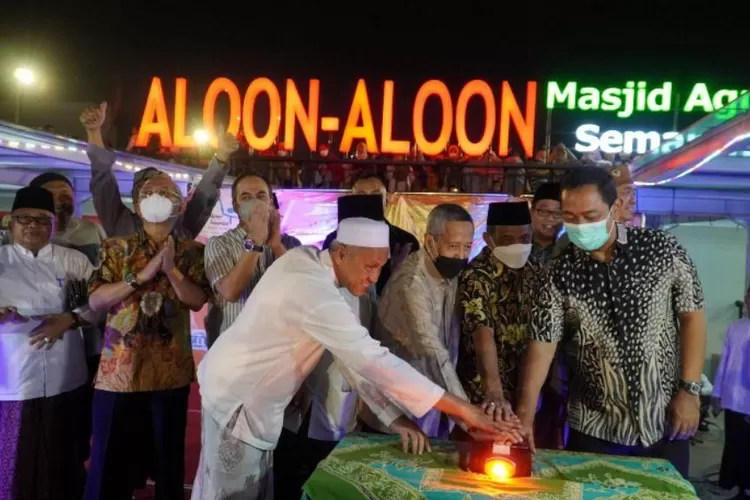 Destinasi Baru Wisata di Kota Semarang, Festival Kuliner Kauman  Aloon-aloon Depan Masjid Agung (IST/SM)