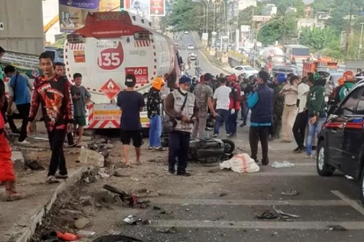 KNKT Turun Lapangan, Hasil Investigasi Kecelakaan Maut Cibubur ...