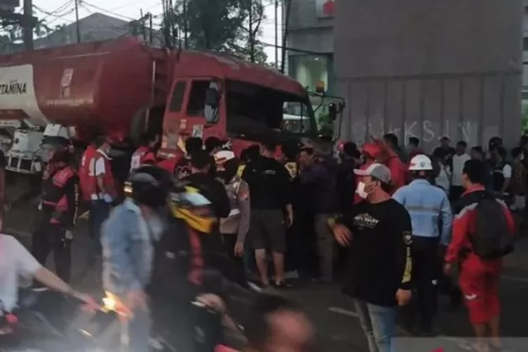 Penyebab Kecelakaan Maut Di Cibubur, KNKT Mengadakan Invesitgasi ...